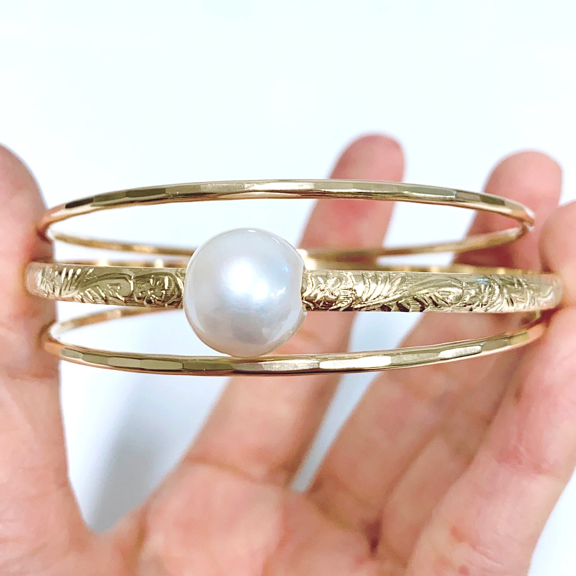 MOANI bangles set - white Edison pearl (B542) - Mitchell's Manufacturing Jewel