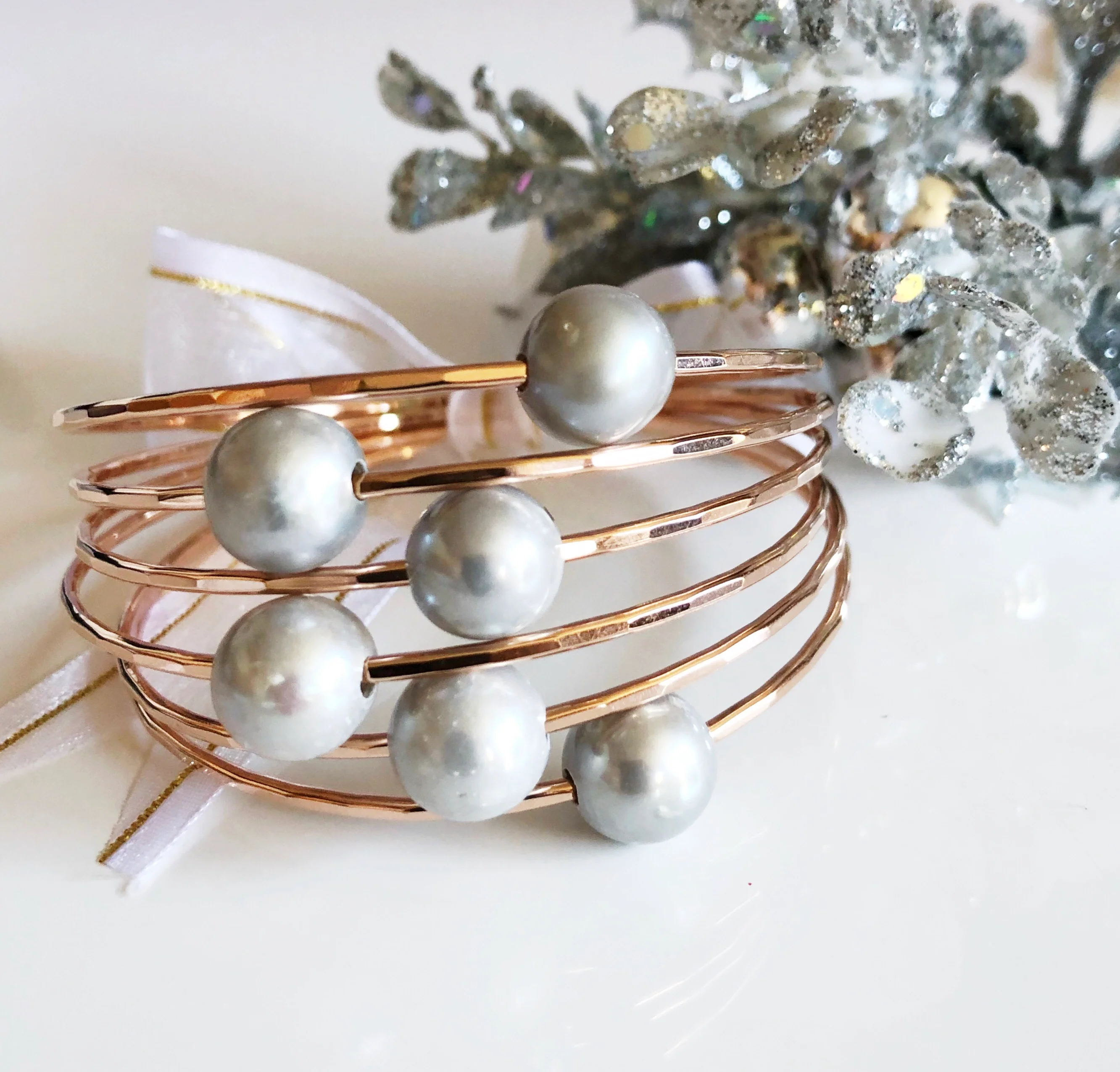 Bangle Mika - Silver pearl (B113) - Mitchell's Manufacturing Jewel