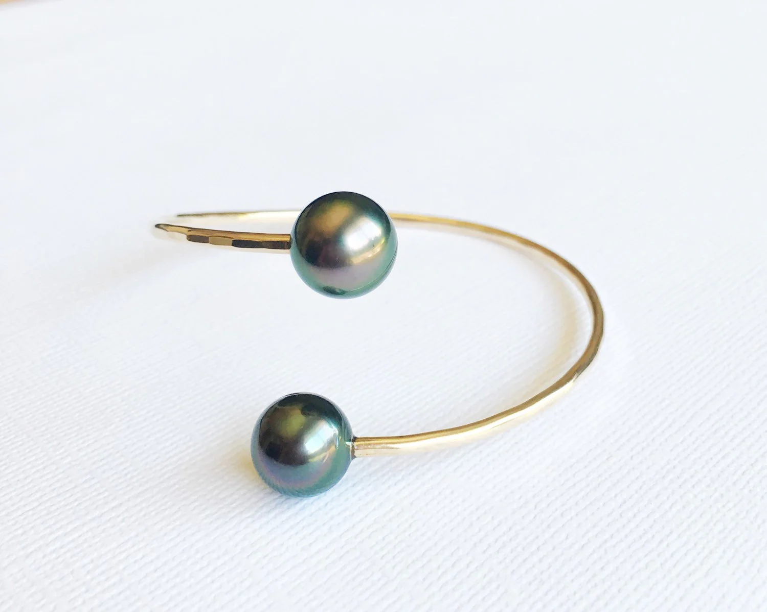 Cuff Leia - tahitian pearls (B265) - Mitchell's Manufacturing Jewel