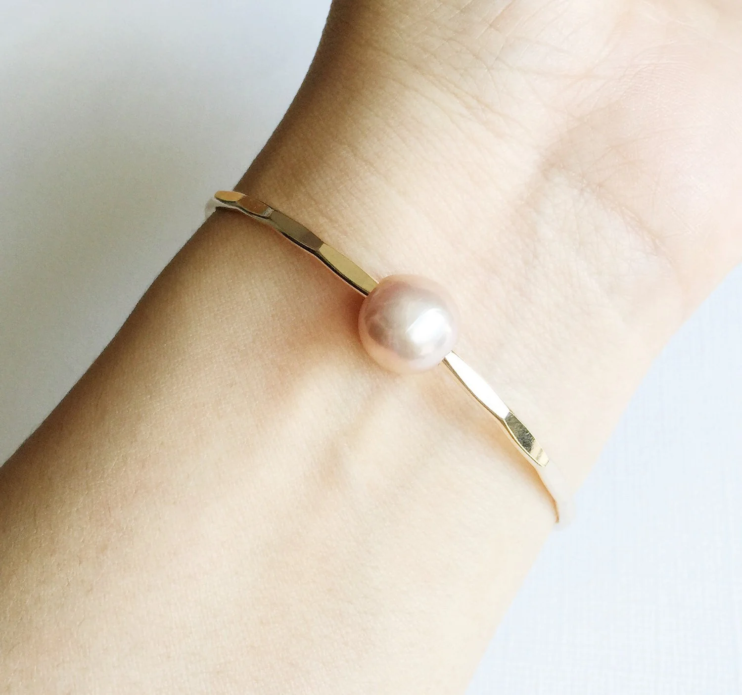 Bangle Mika - pink Edison pearl (B252) - Mitchell's Manufacturing Jewel