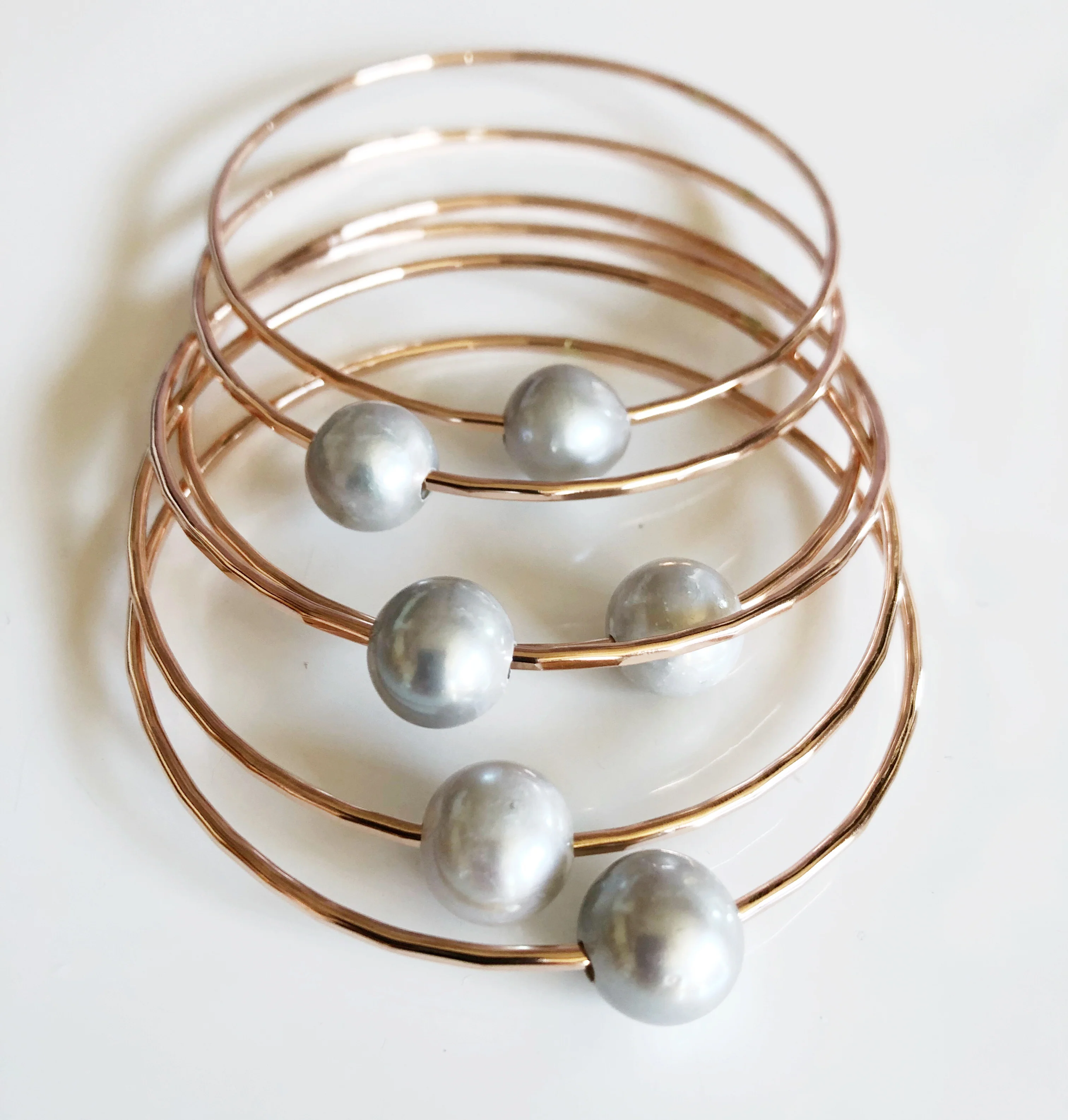 Bangle Mika - Silver pearl (B113) - Mitchell's Manufacturing Jewel