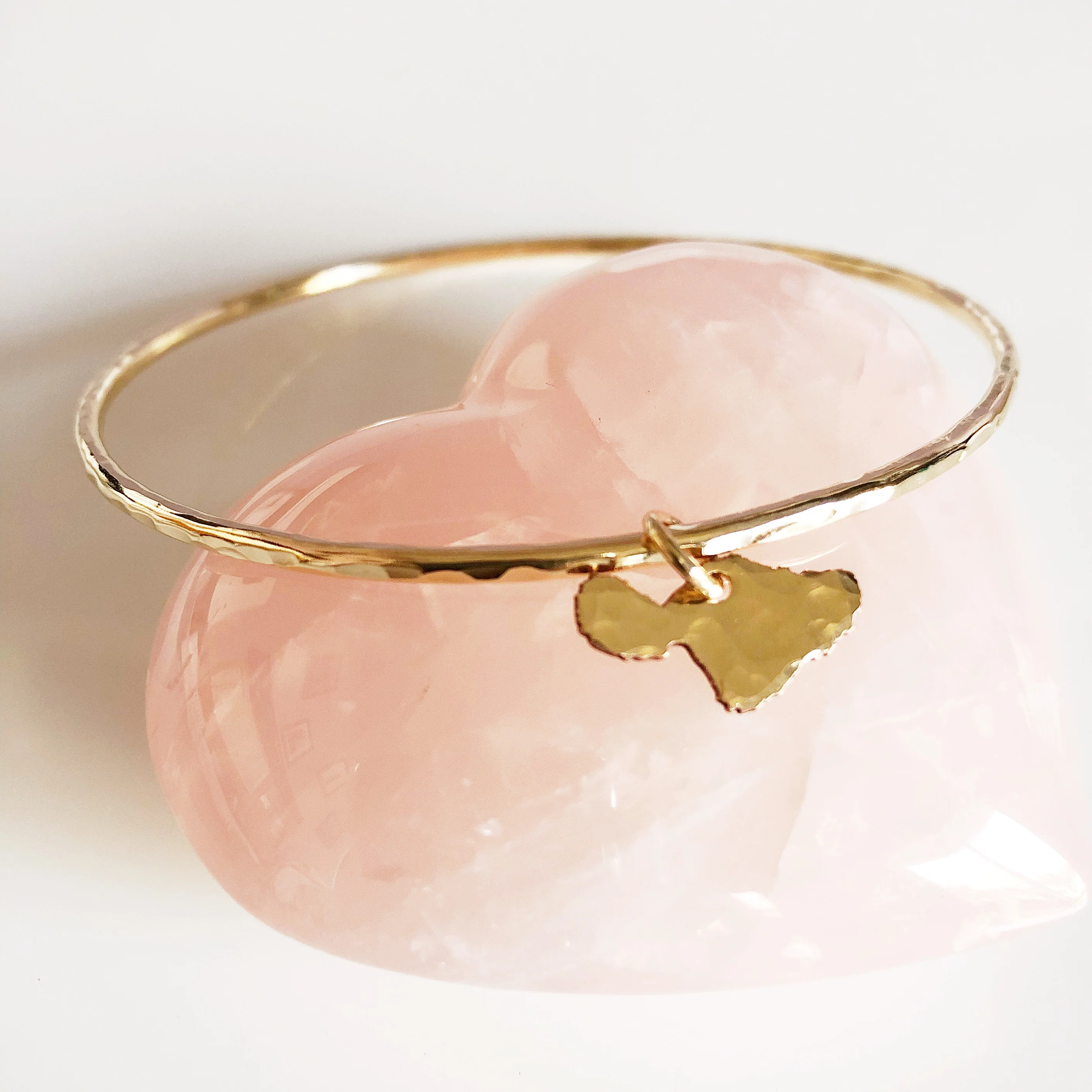 Maui charm bangle (B373) - Mitchell's Manufacturing Jewel