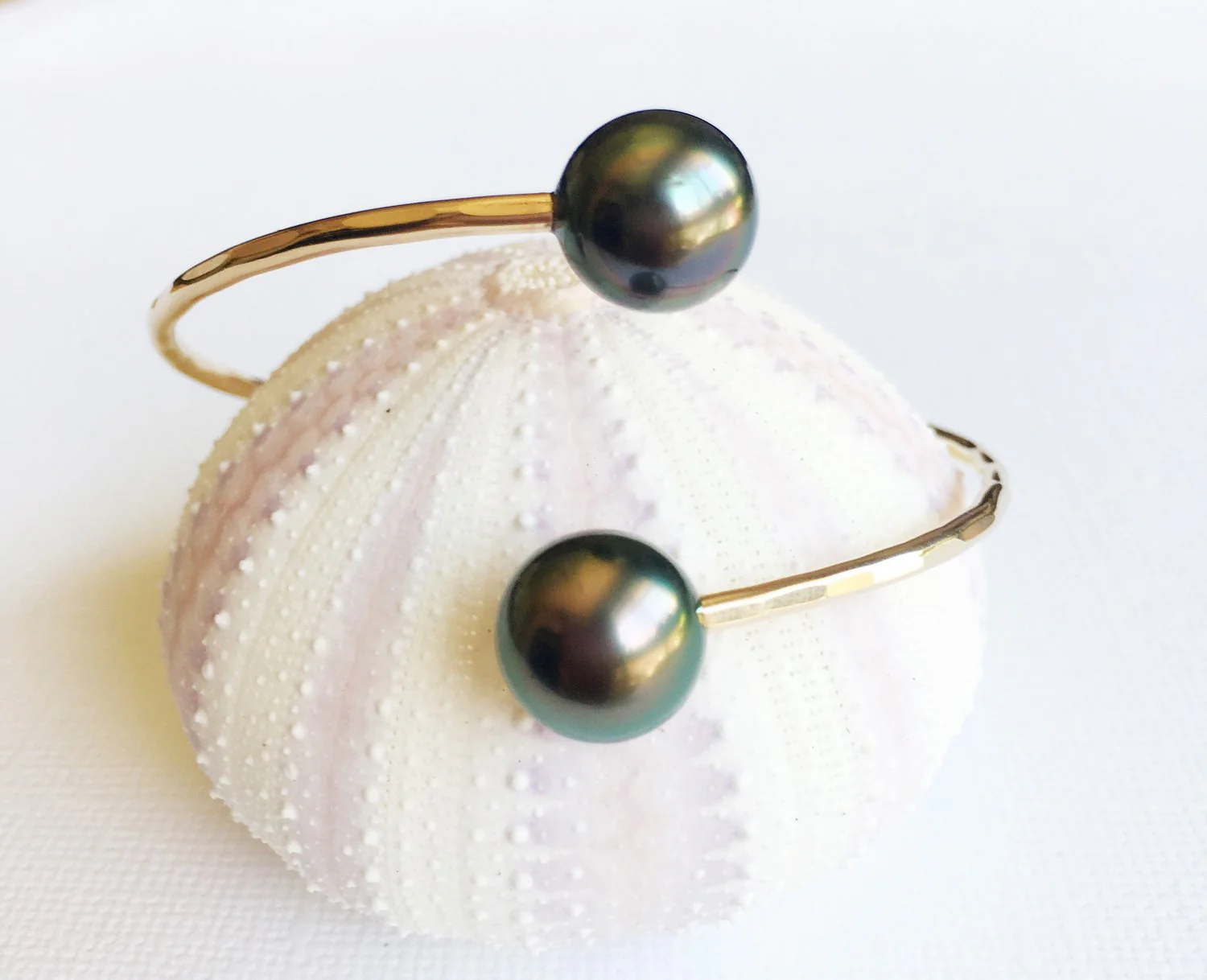 Cuff Leia - tahitian pearls (B265) - Mitchell's Manufacturing Jewel
