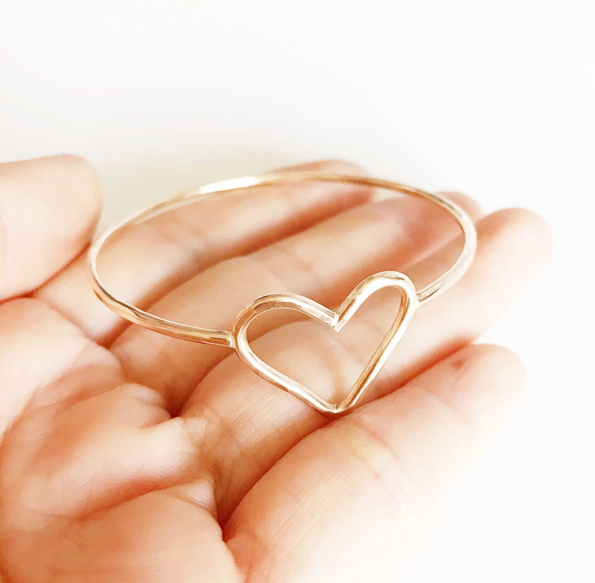 Bangle Elsa - baby heart bangle (B301) - Mitchell's Manufacturing Jewel