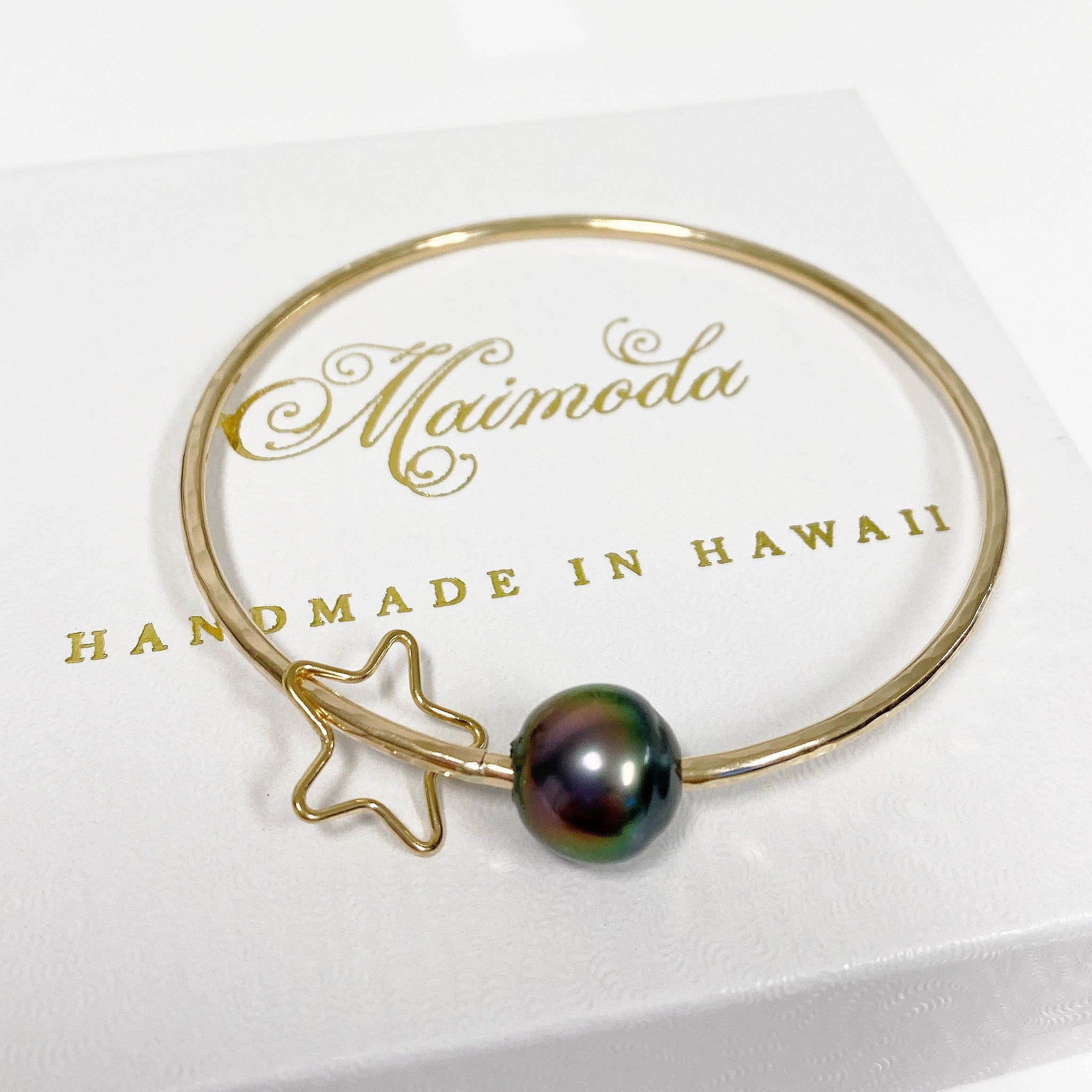 Star charm bangle - Tahitian pearl (B435) - Mitchell's Manufacturing Jewel