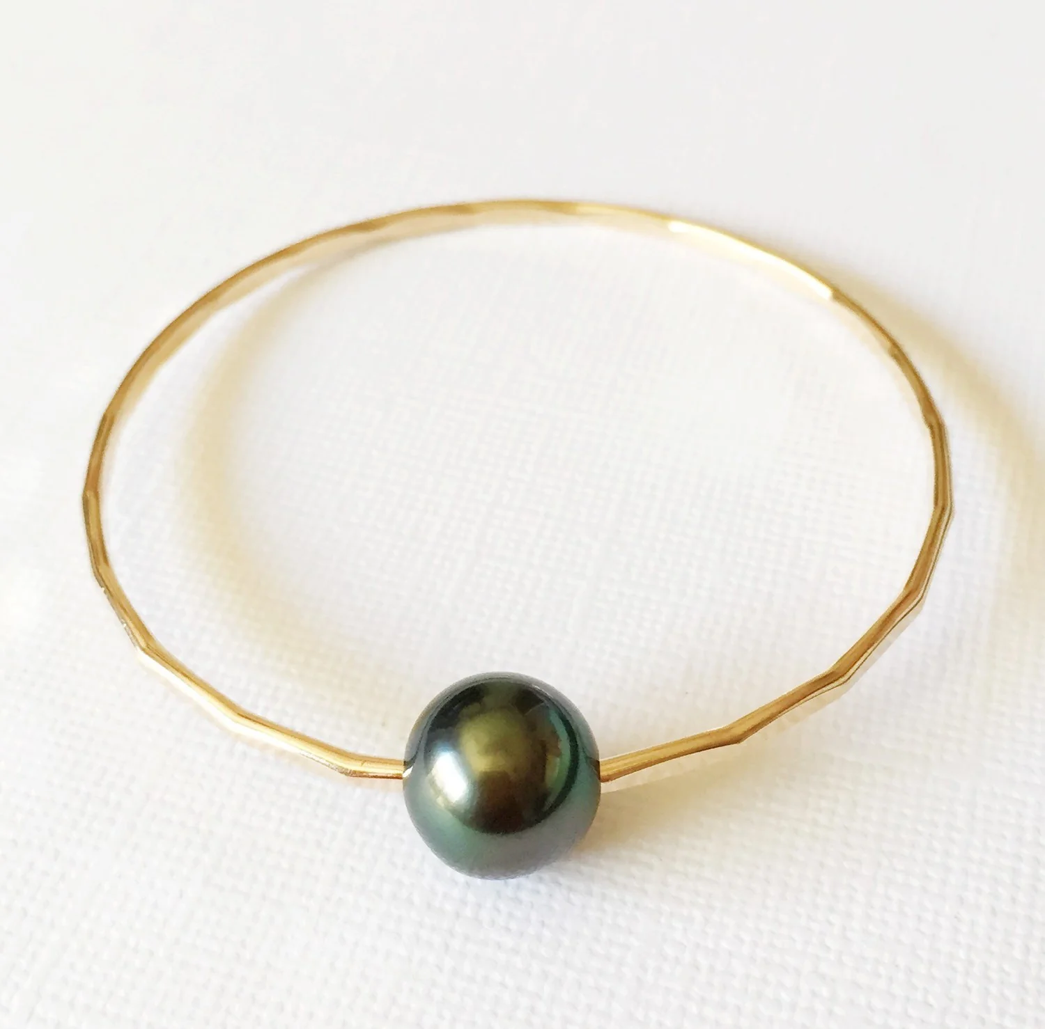 Bangle Leah (B106) - Mitchell's Manufacturing Jewel