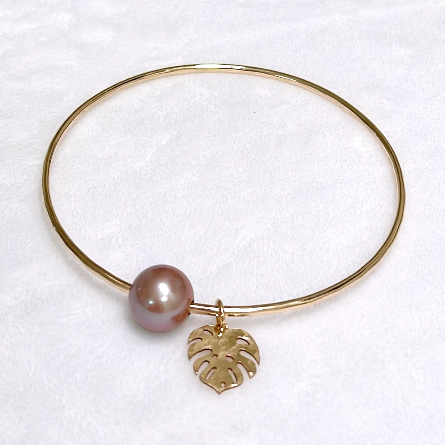 Monstera bangle - lavender Edison pearl (B561) - Mitchell's Manufacturing Jewel