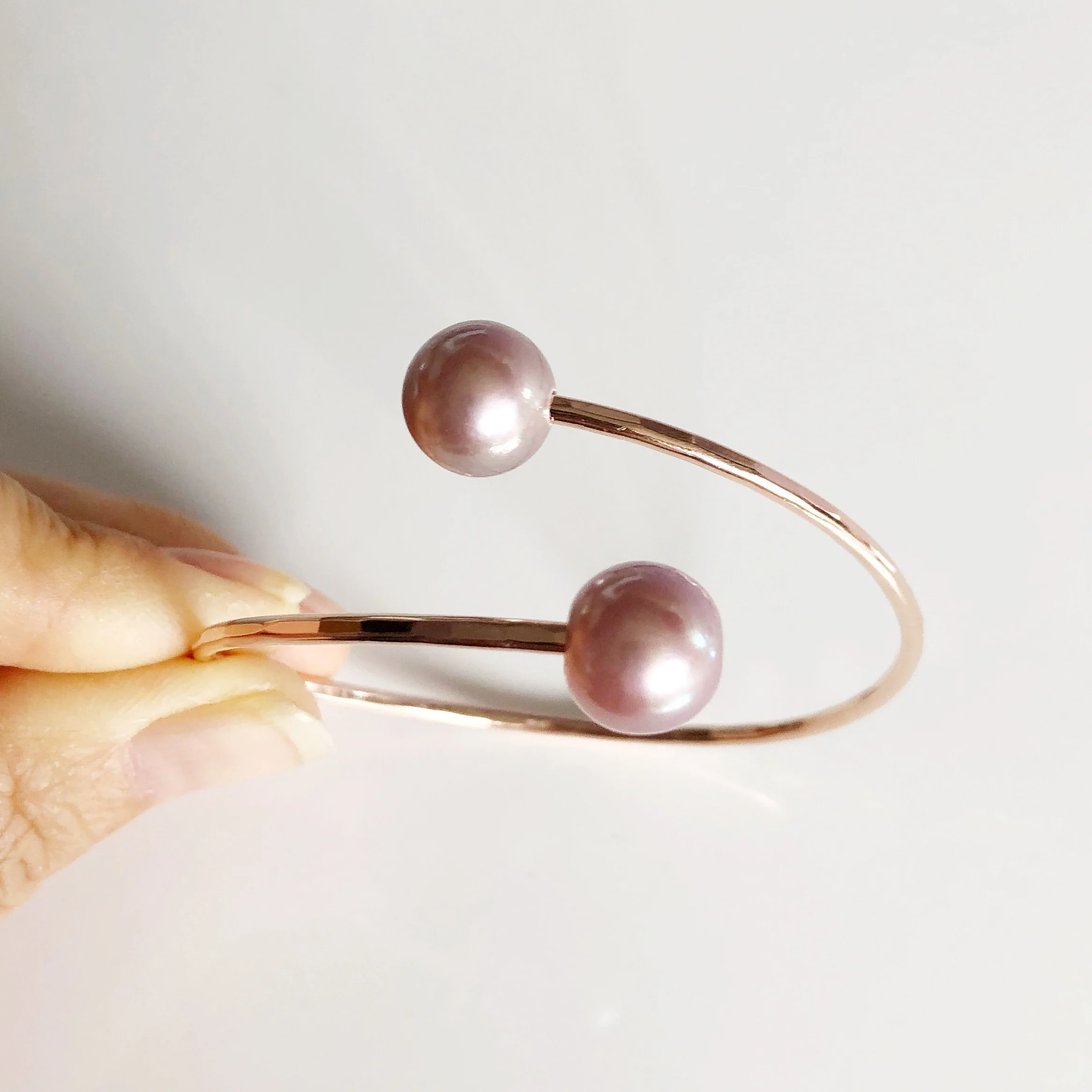 Cuff Leia - pink Edison pearls (B353) - Mitchell's Manufacturing Jewel
