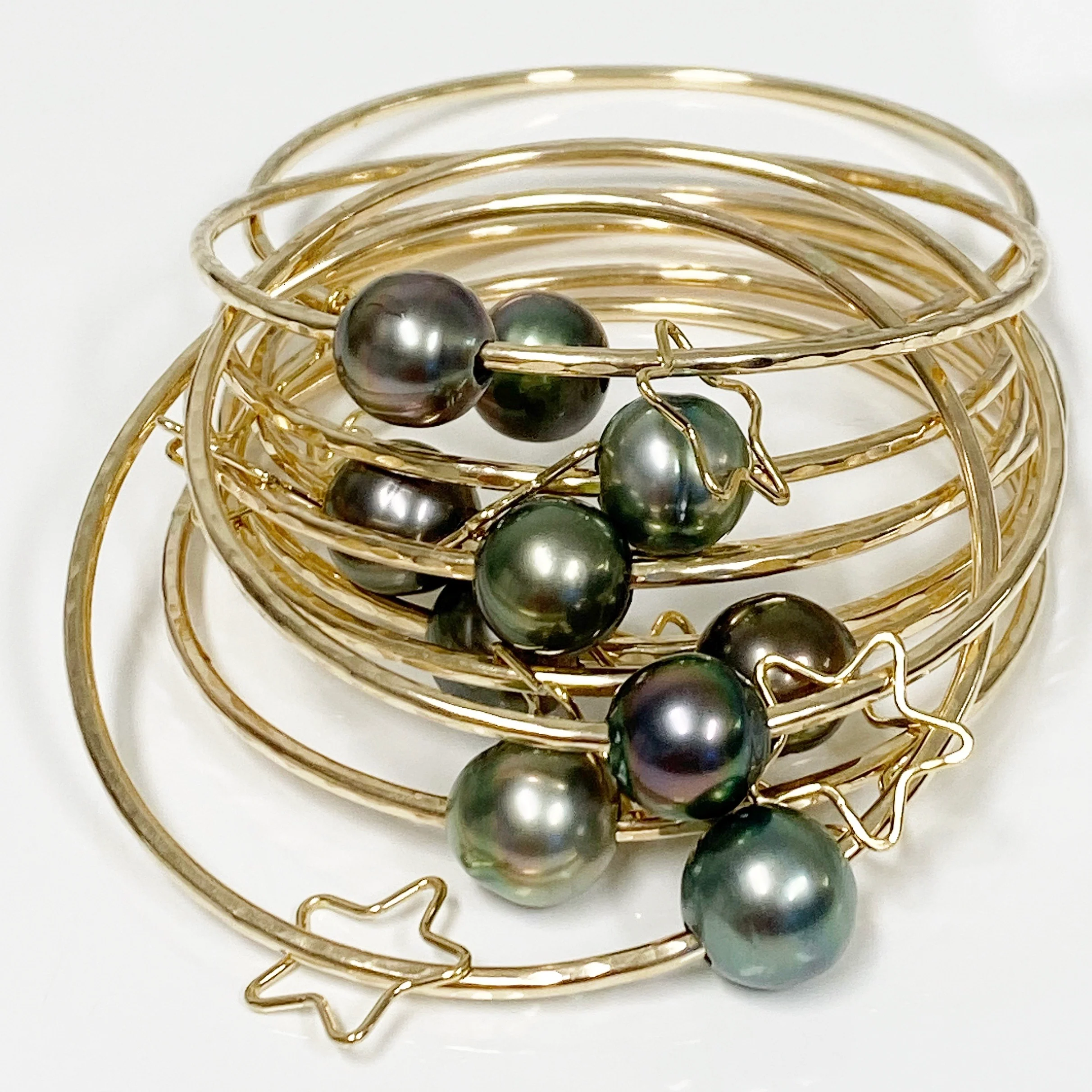 Star charm bangle - Tahitian pearl (B435) - Mitchell's Manufacturing Jewel