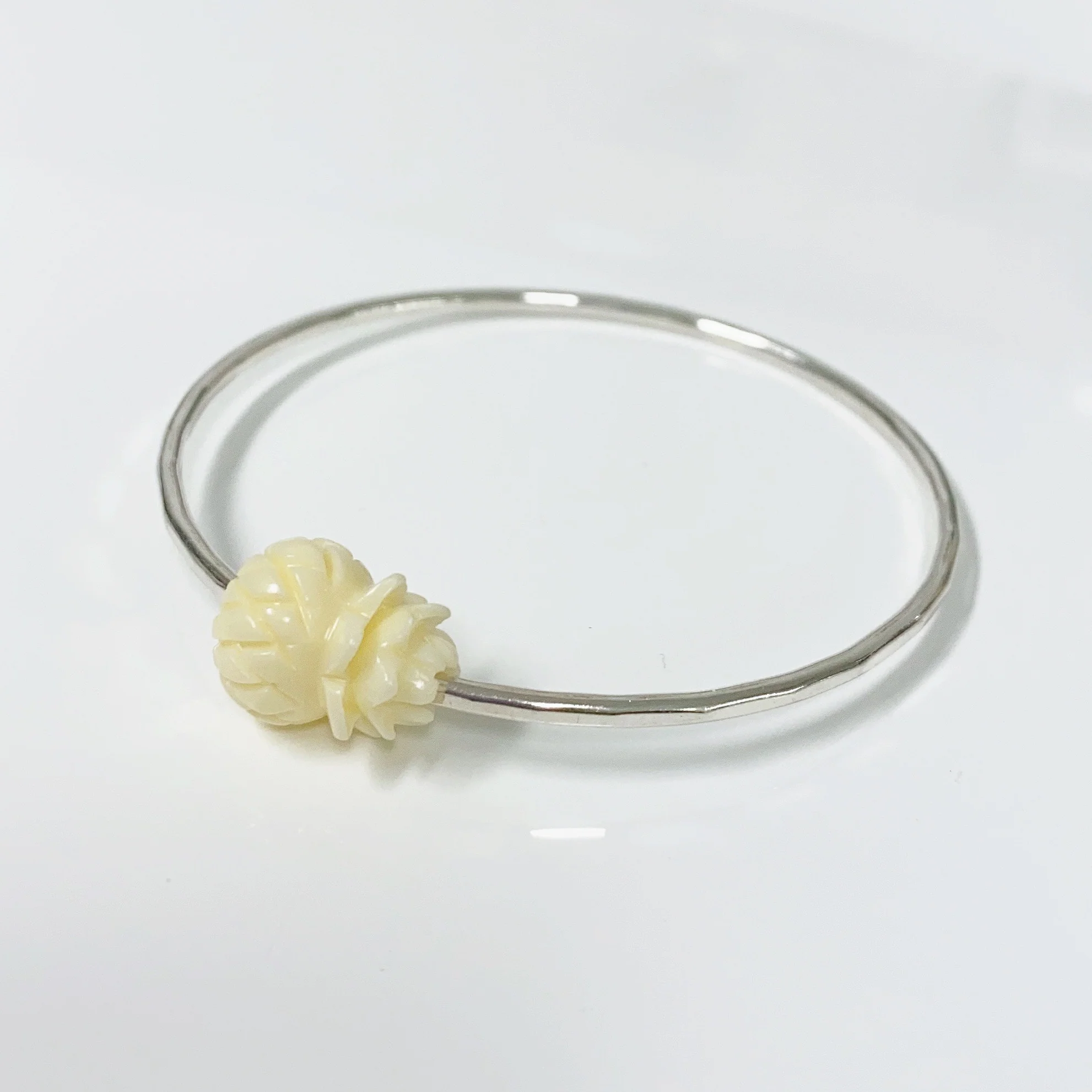 Pineapple bead bangle - resin pineapple (B427) - Mitchell's Manufacturing Jewel
