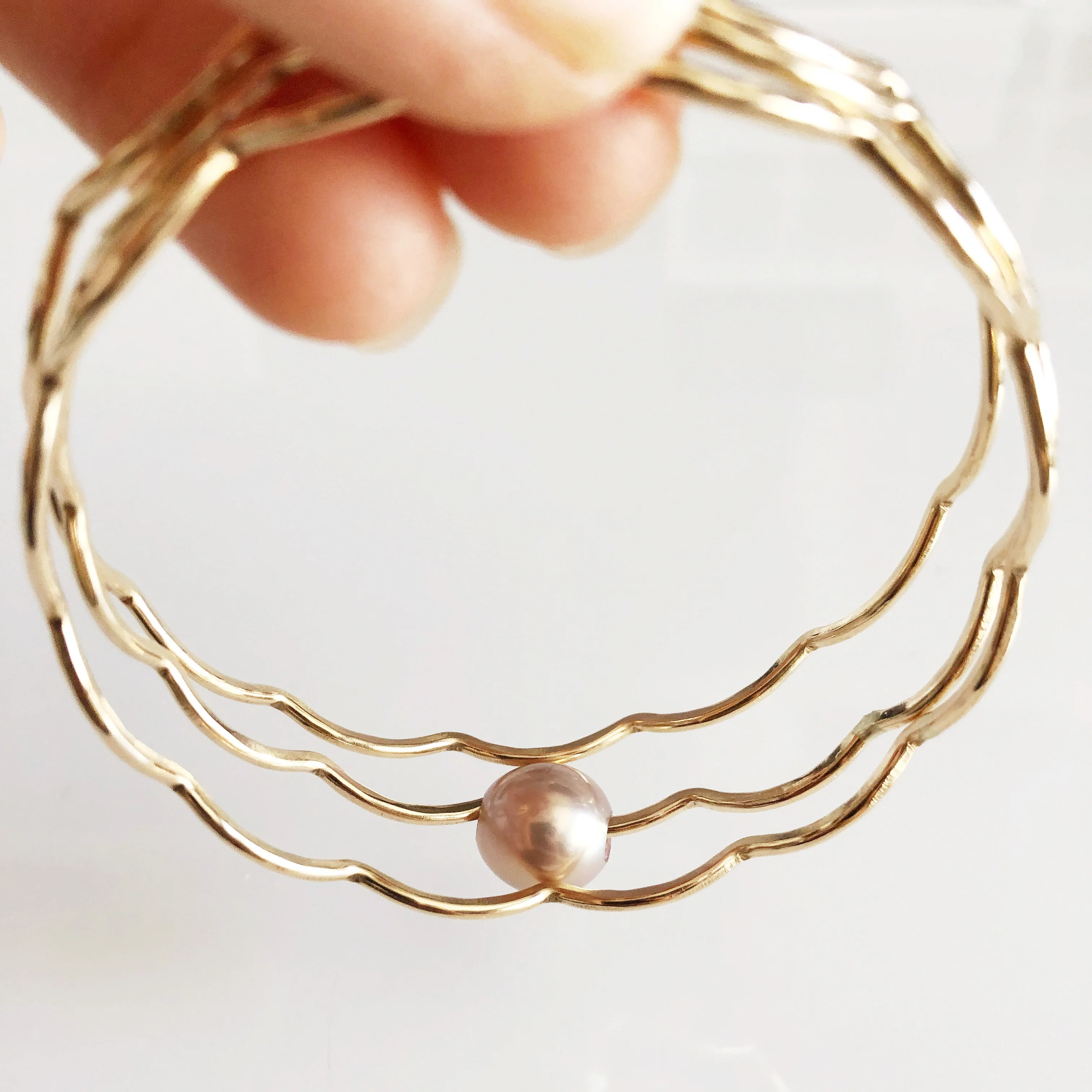 Bangle TOMI - pink pearl (B391) - Mitchell's Manufacturing Jewel