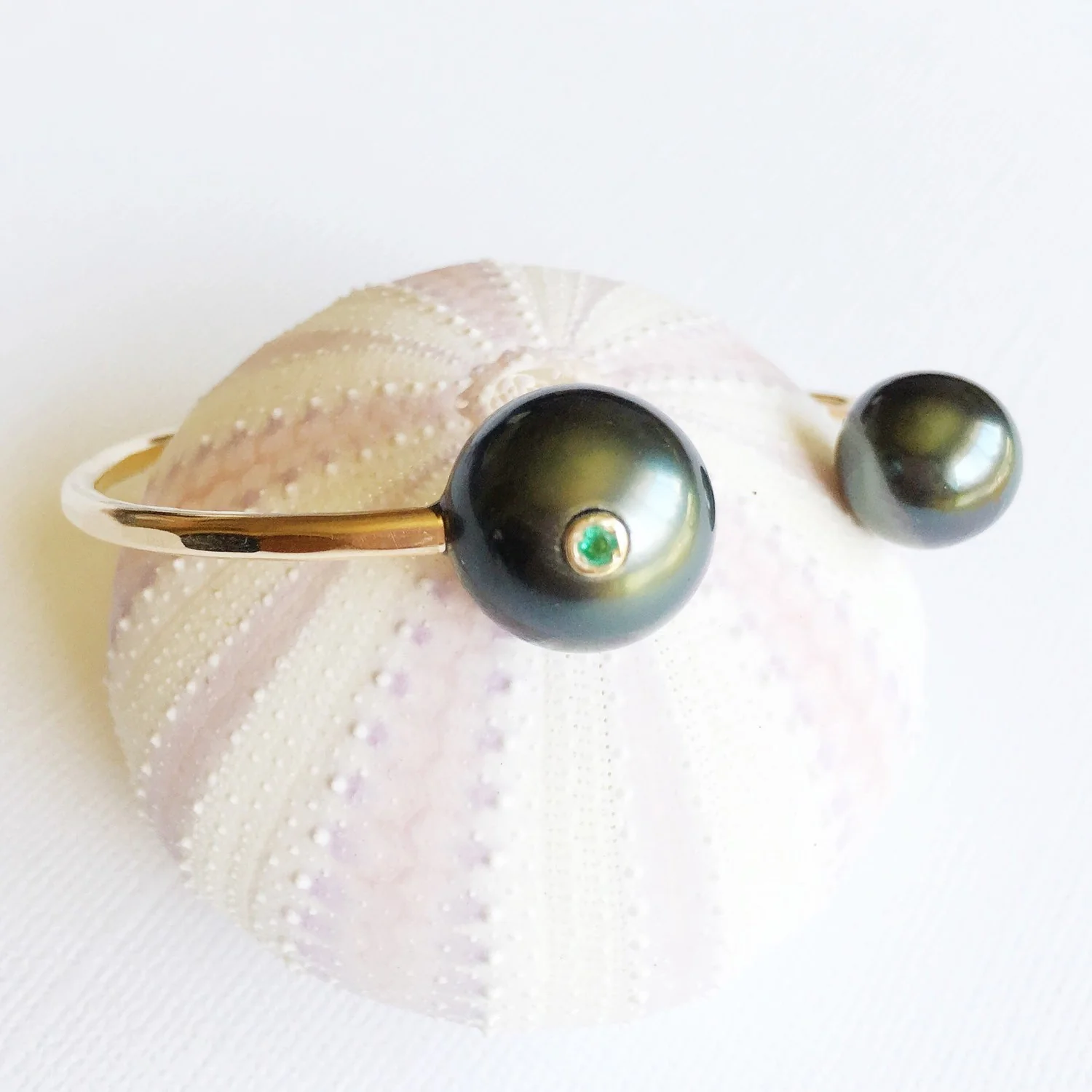 Cuff Adora - Emerald tahitian pearl (B268) - Mitchell's Manufacturing Jewel