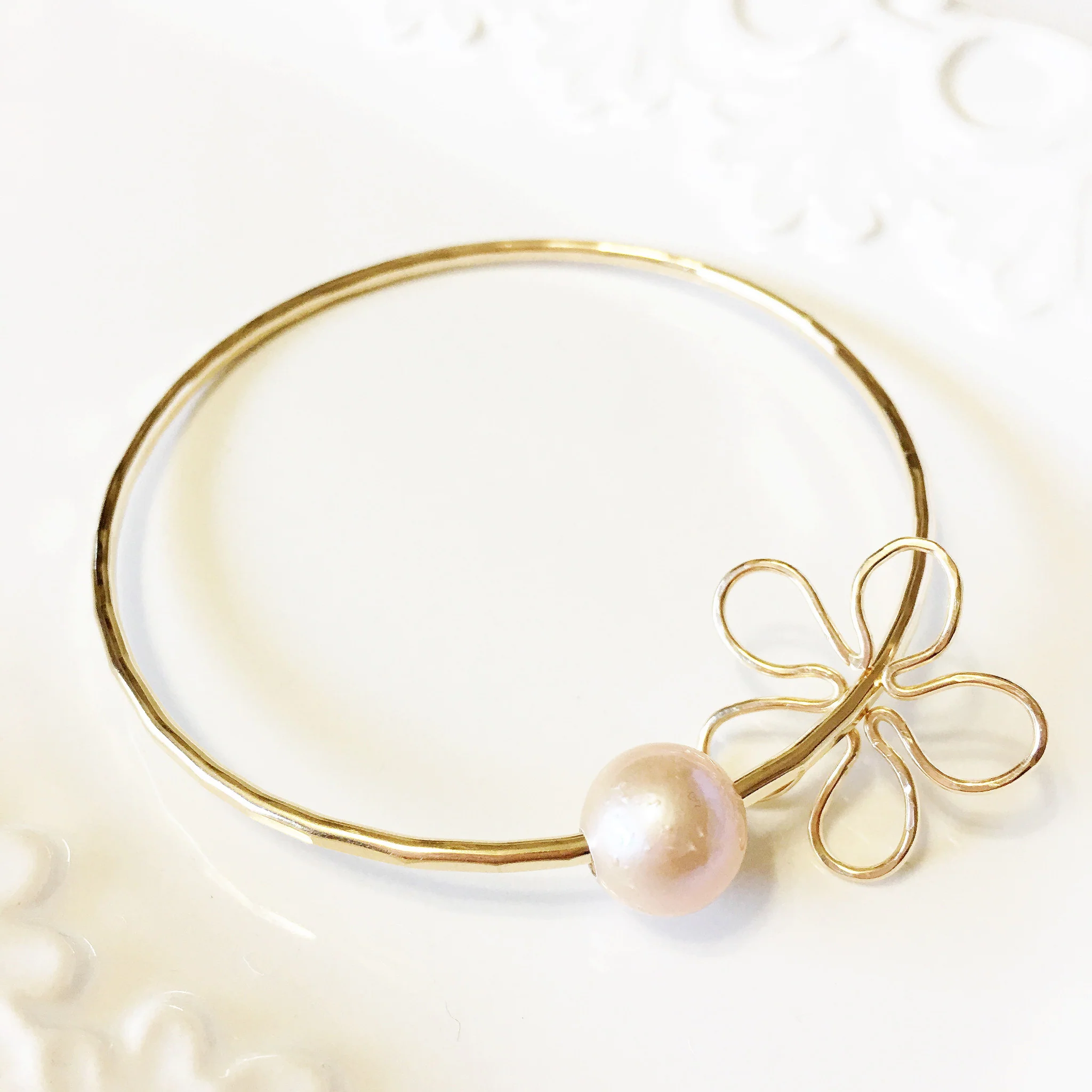 Bangle Viola - pink pearl (B290) - Mitchell's Manufacturing Jewel