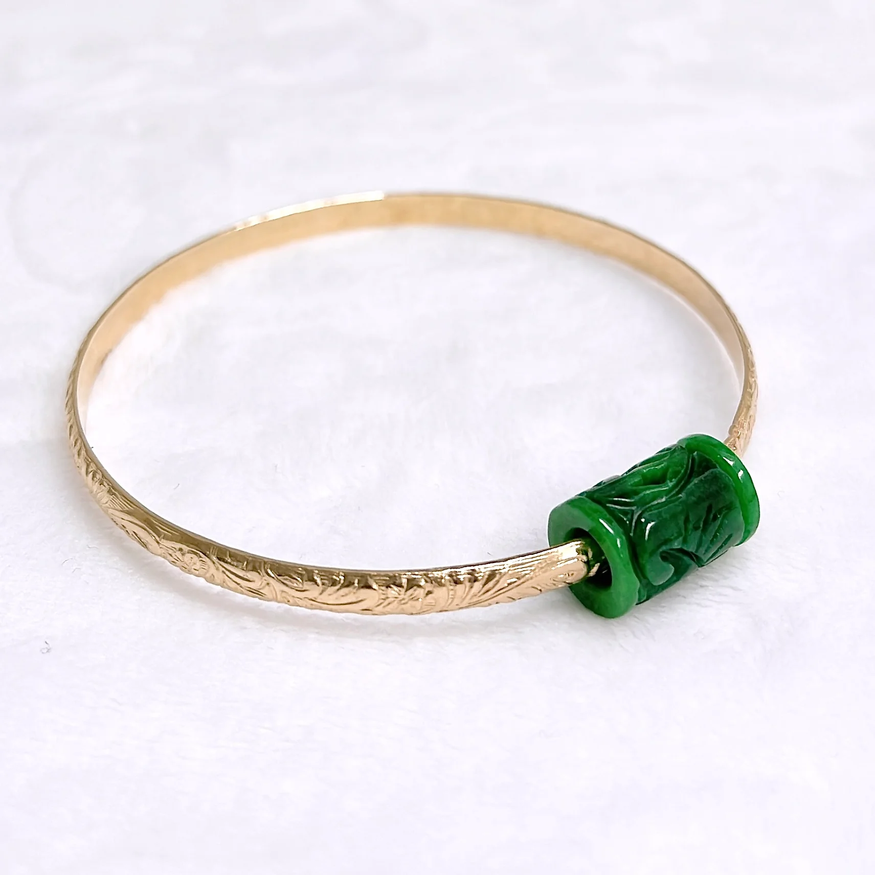 Bangle ALII - Tube carved jade bead (B567) - Mitchell's Manufacturing Jewel