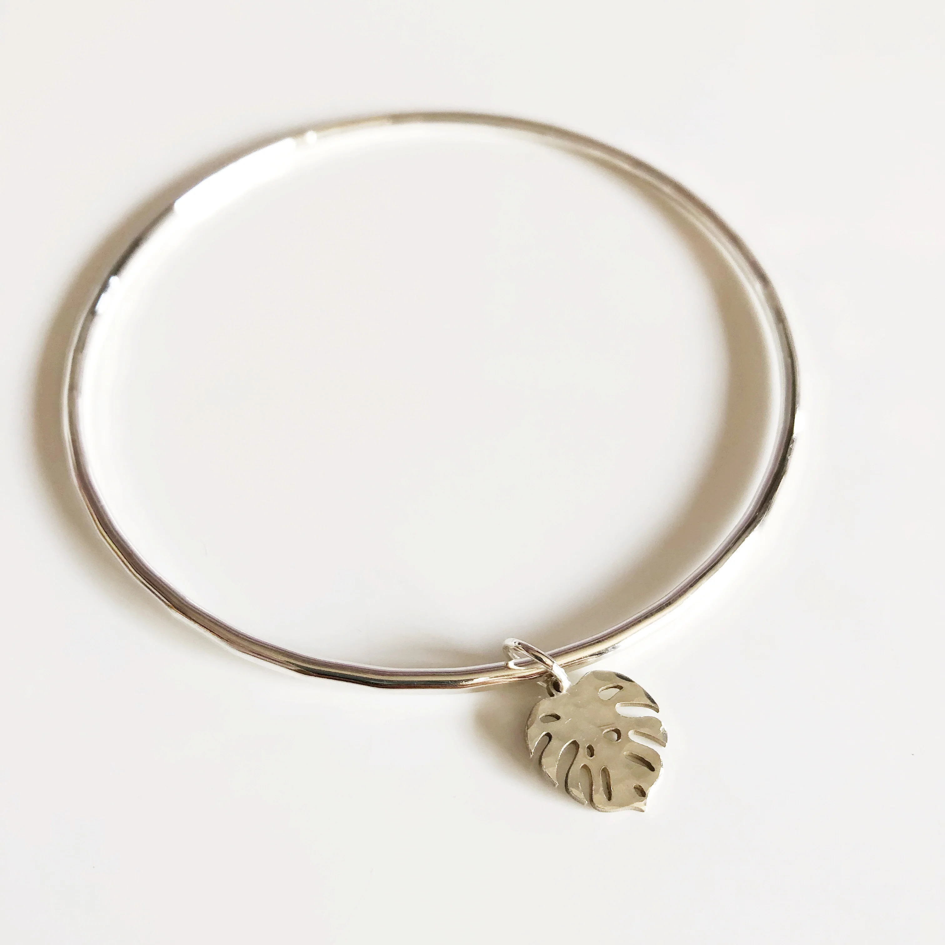 Monstera charm bangle (B364) - Mitchell's Manufacturing Jewel