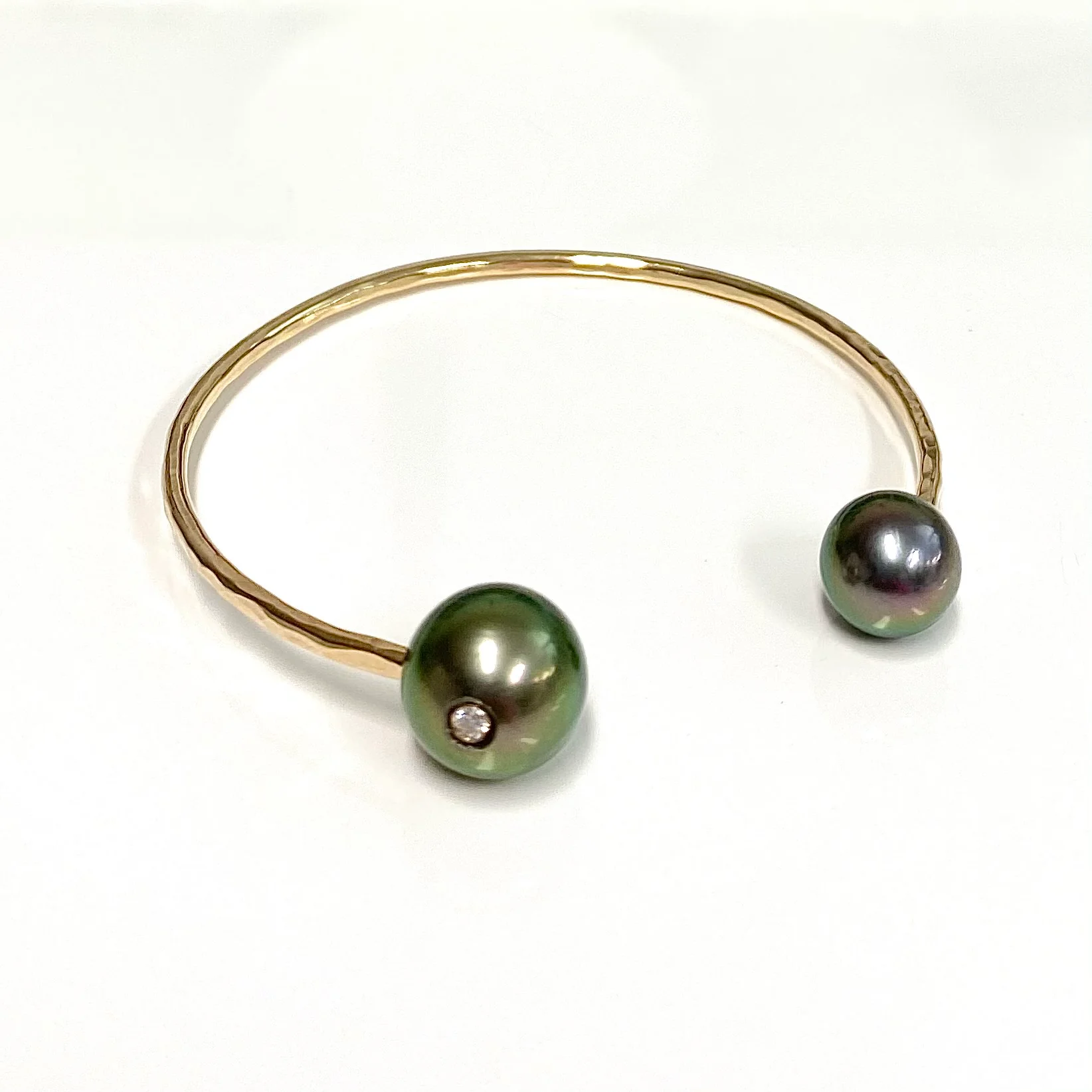 Cuff ADORA - Diamond Tahitian pearl (B539) - Mitchell's Manufacturing Jewel