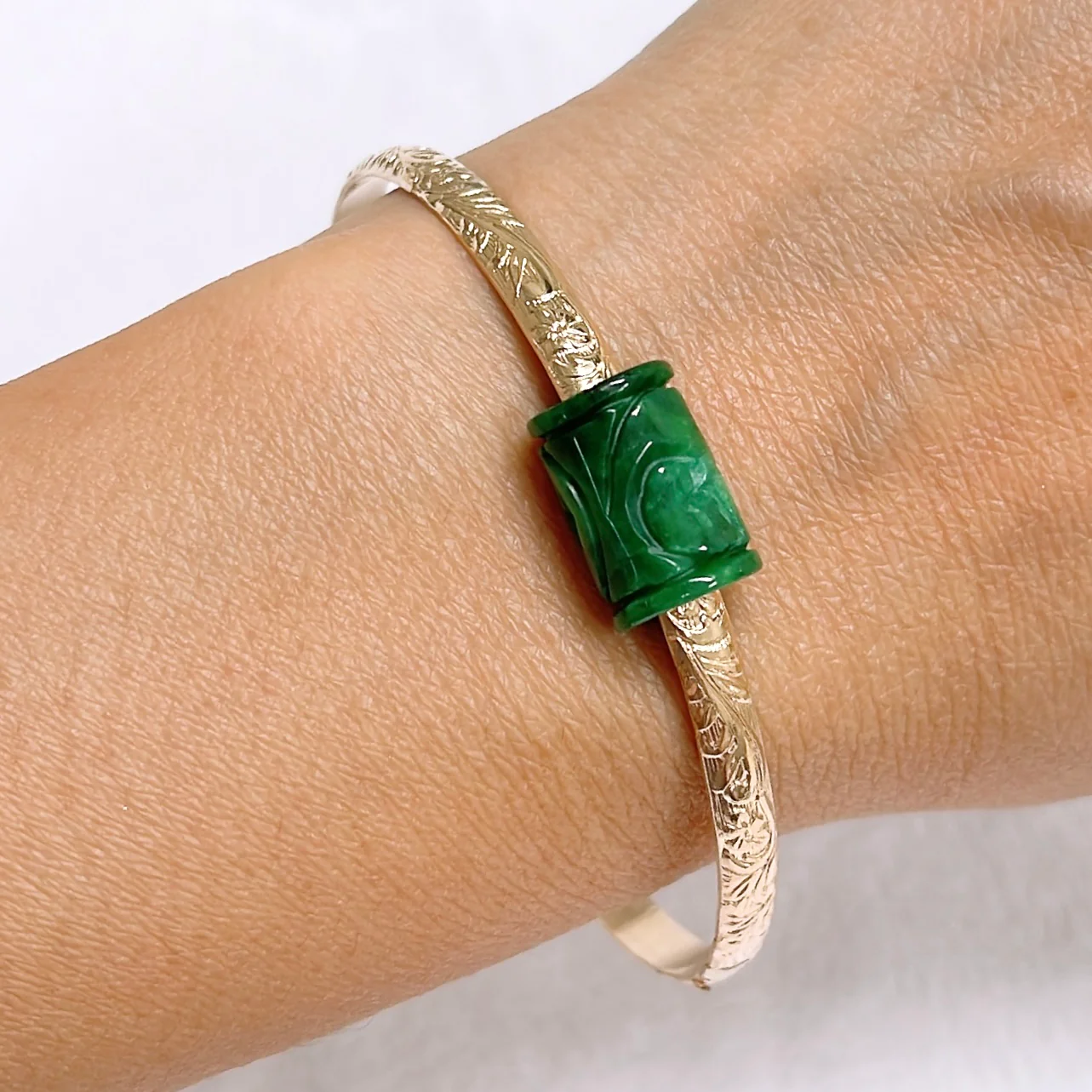 Bangle ALII - Tube carved jade bead (B567) - Mitchell's Manufacturing Jewel